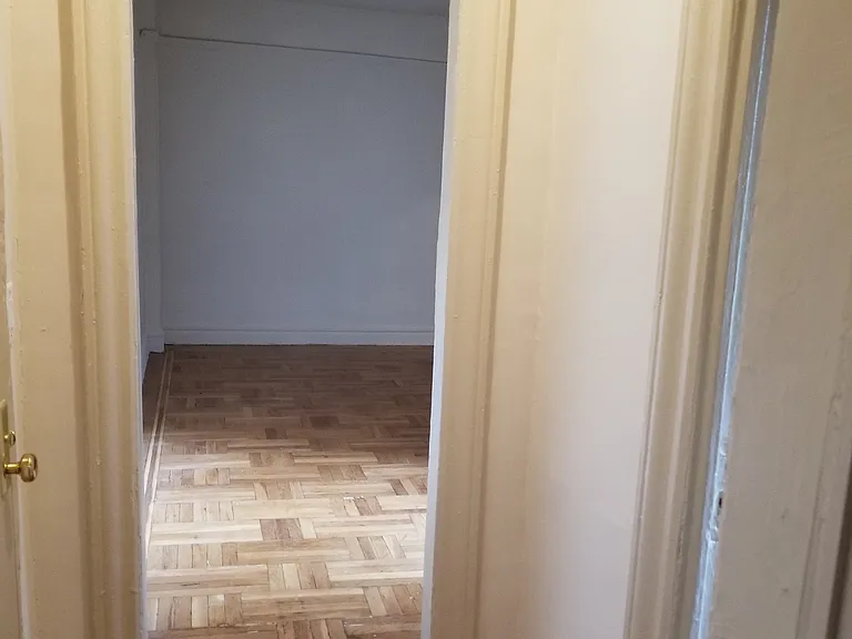 2305 Creston Ave #1D — Photo 8