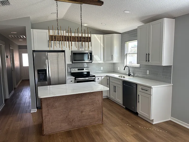 45126 Booth St — Photo 3