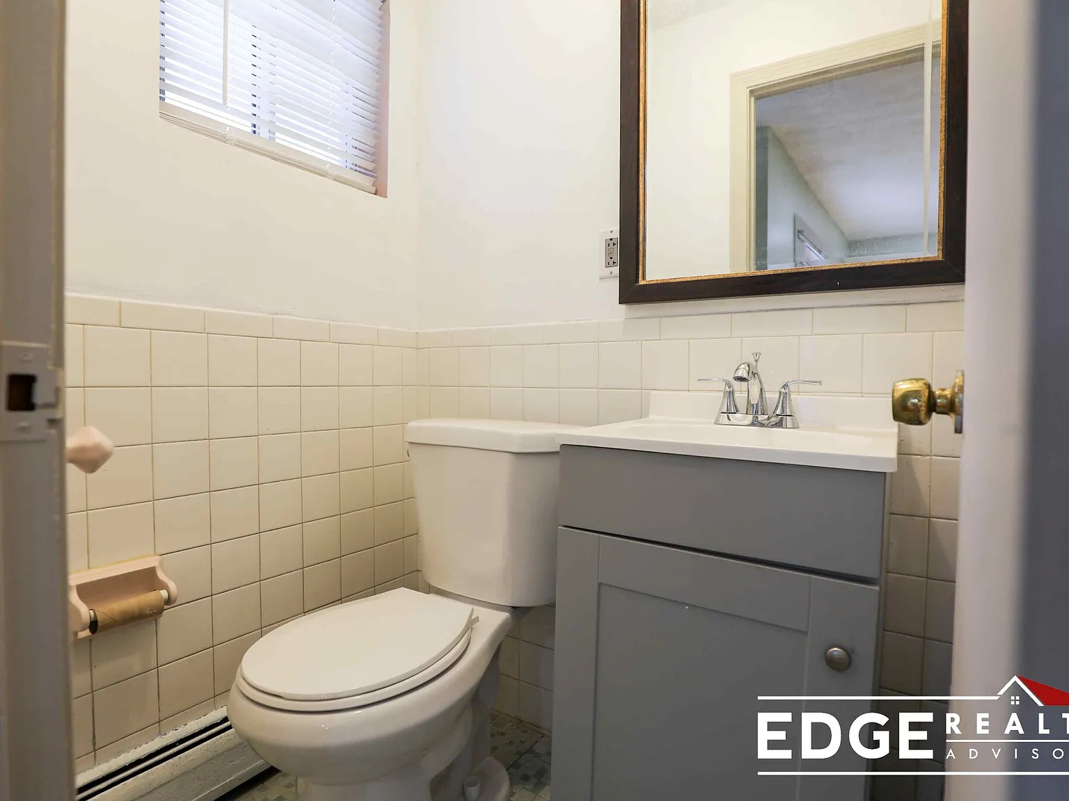4 bed, 1.5 bath, 1400 sqft, $2,800 — Photo 4