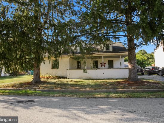 35 Helen St, Parkesburg, PA 19365