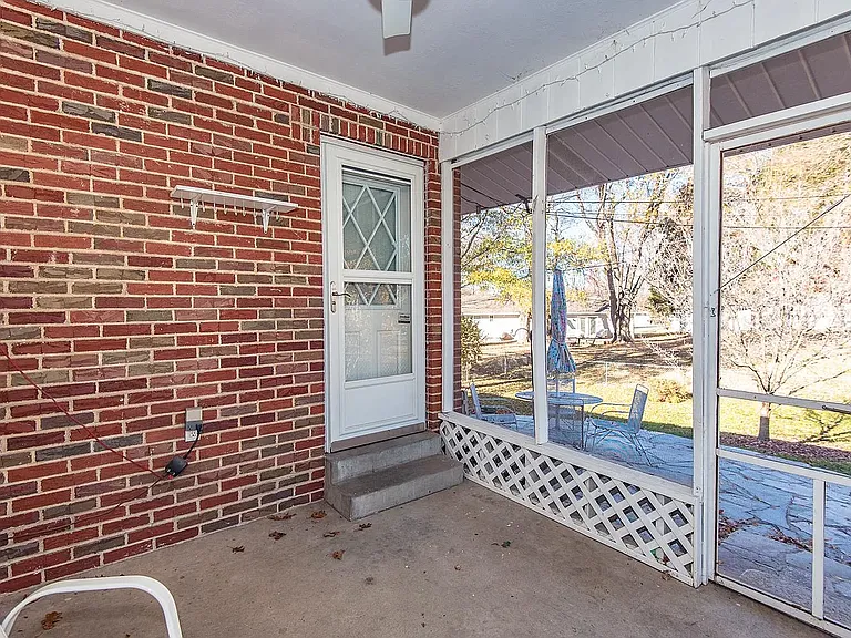 317 S Pam Ave — Photo 21
