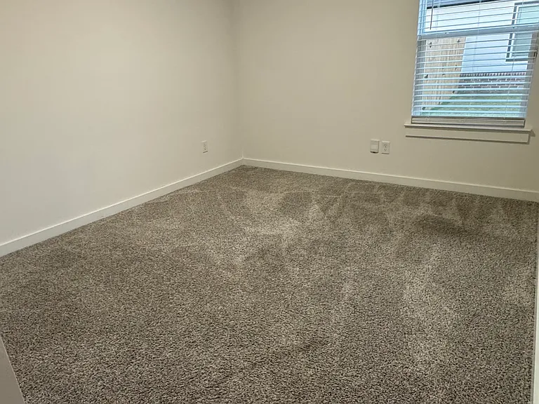 4340 Sloan Dr — Photo 21