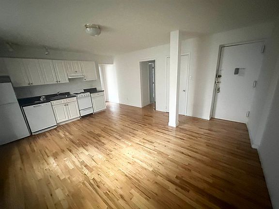 2nd image of 311 W 95th St APT 1C