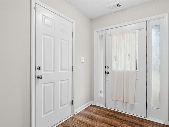 3rd image of 3260 Ennfield Ln
