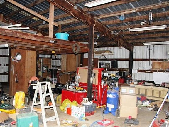 Inside of Shop / Garage