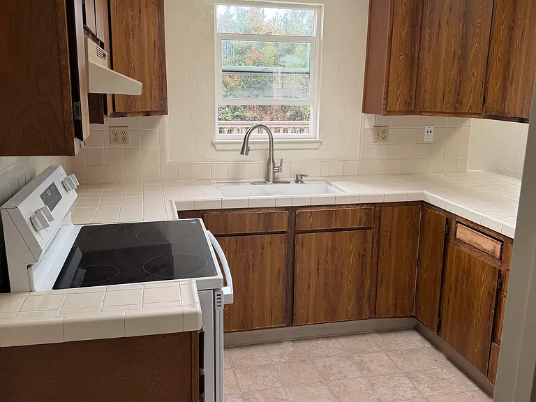 16 Middlefield Ln #A — Photo 8