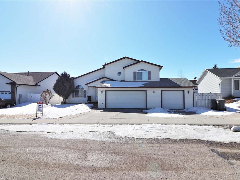 1st image of 207 Wild Rose Ln