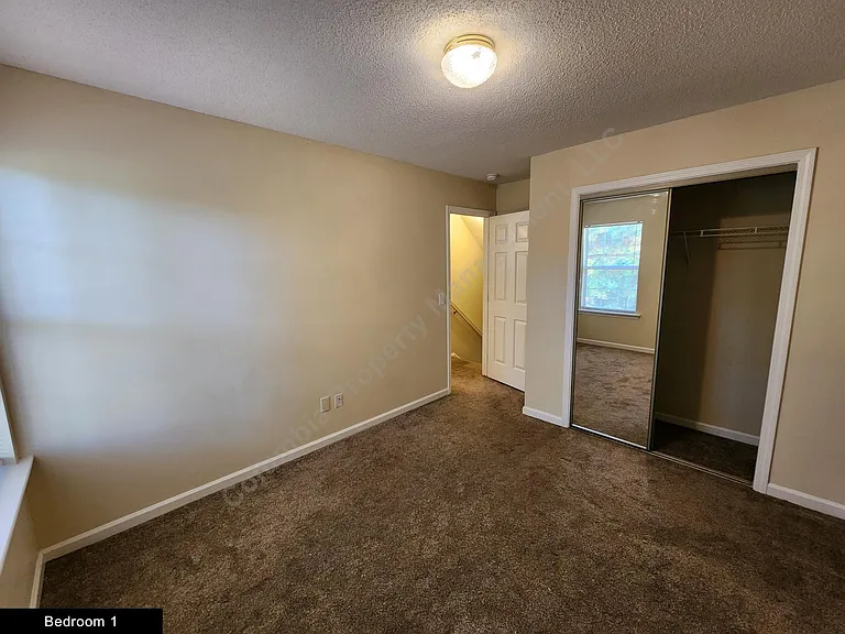 1003 Sweet Thorne Ct — Photo 12
