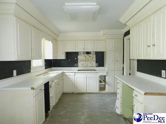 5th image of 1921 Woods Dr