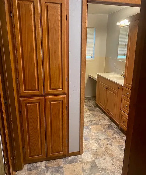 1716 S Webster Dr — Photo 36