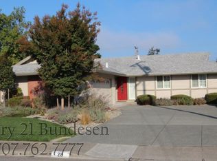 28 Woodworth Way, Petaluma, CA