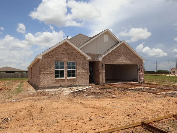 1911 Sleeping Hills Dr, Rosenberg, TX 77471