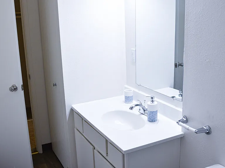 Halsey Summit Apartments — Photo 19