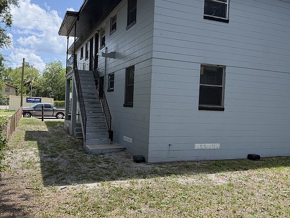 2nd image of 1157 W 20th St #1