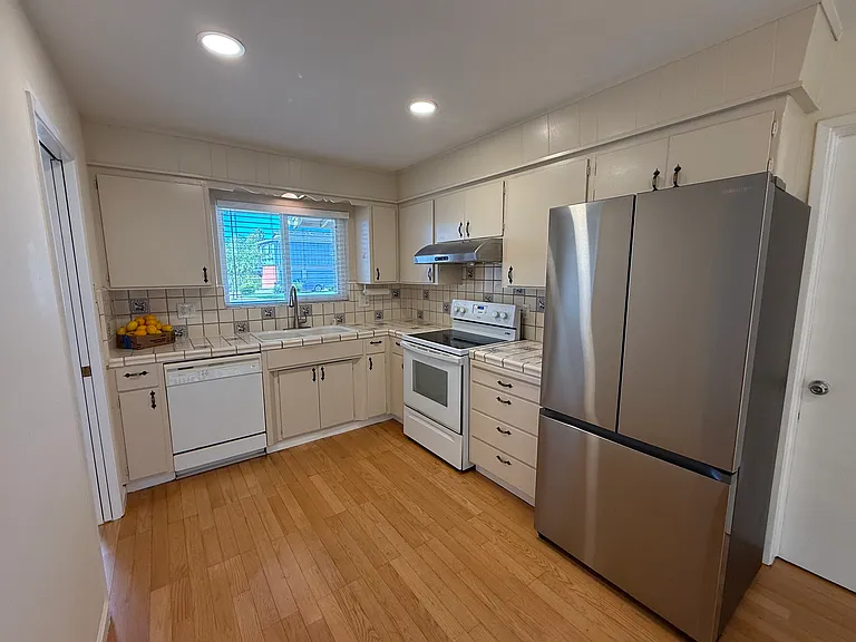 1494 Falcon Ct #2 — Photo 3