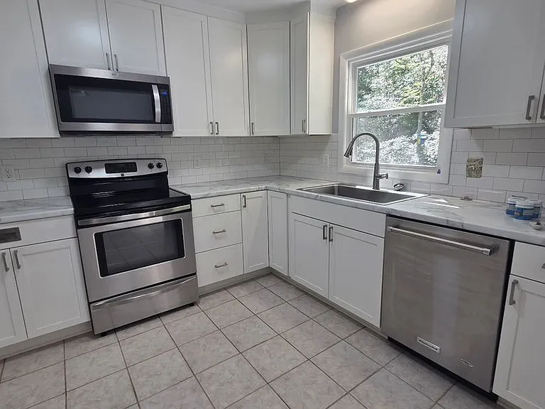 1015 S Country Club Dr — Photo 8