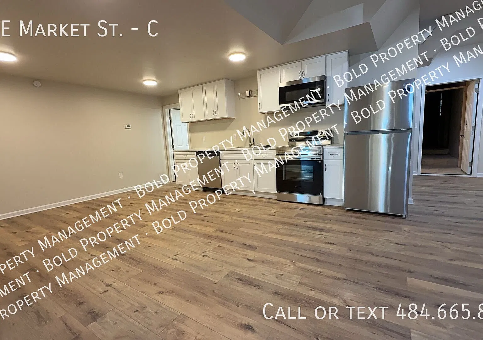 2 Bedrooms 1 Bath Apartment — Photo 3