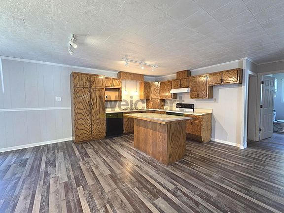 5th image of 1301 Roberts Dr