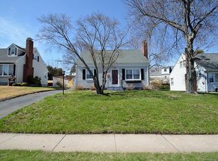 20 Chamberlin Dr, West Hartford, CT 06107