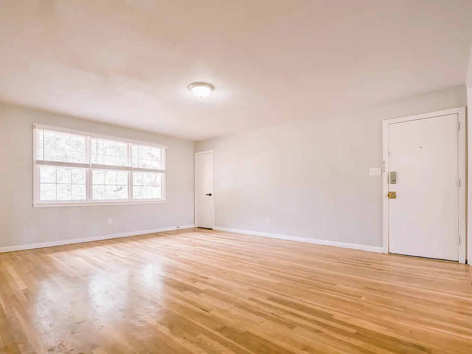 9 Berkley Pl #4