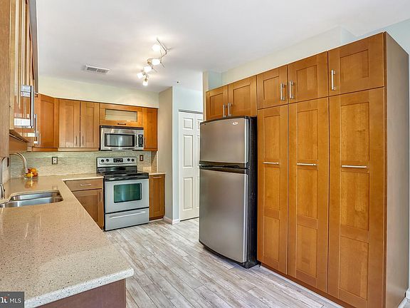 5th image of 19014 Amarillo Dr #153