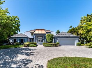 2360 Kingfish Rd, Naples, FL 34102