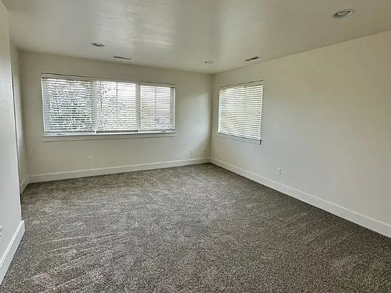 374 Kimball Ave #A — Photo 12