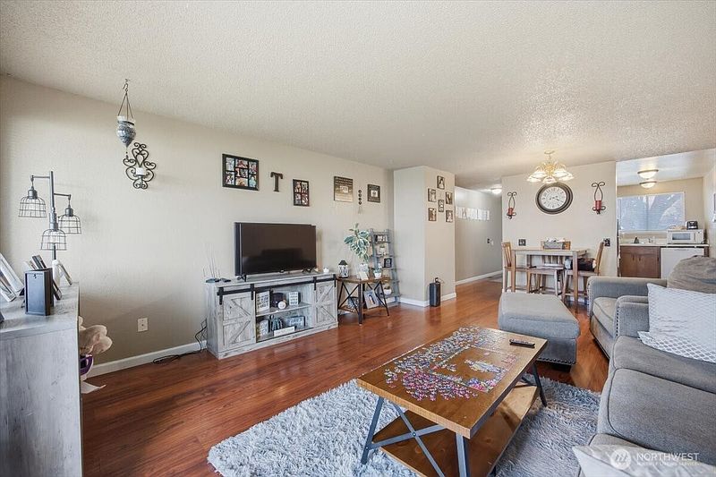 4th image of 3506 W 1st Ave