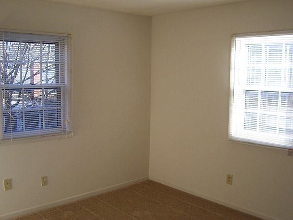 4th image of 345 Kelly St