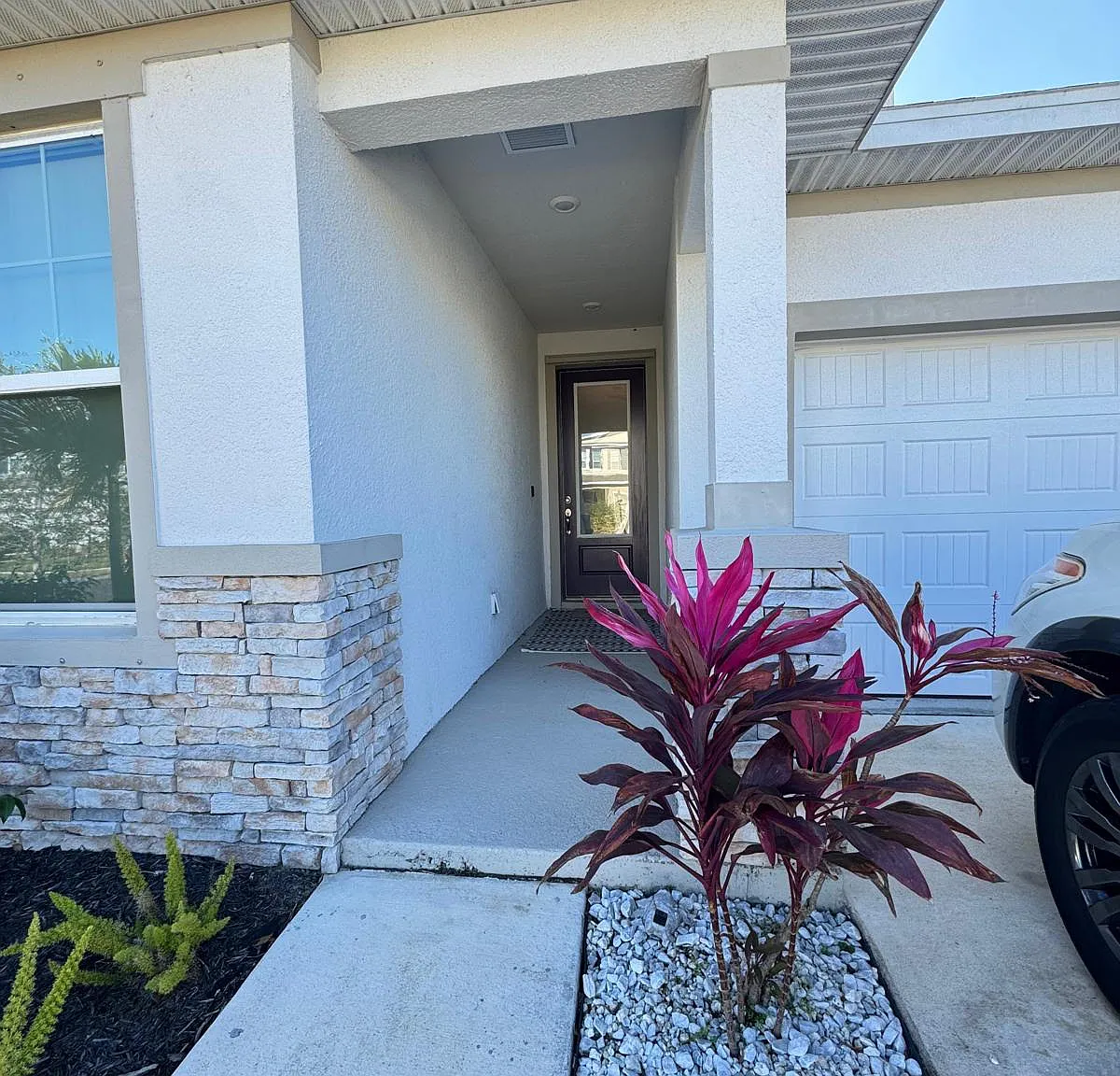 3 bed, 1903 sqft, $2,900 — Photo 2