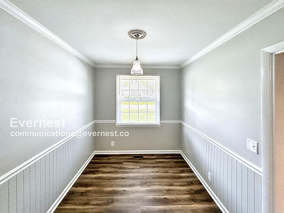 5th image of 303 Malvin St