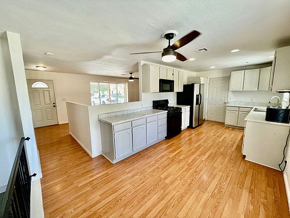 5th image of 436 Belmont Dr