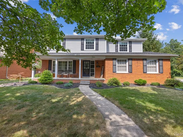 1 Snow Ct, Dearborn, MI 48124