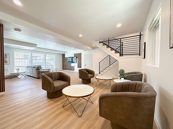 4th image of 1654 W 35th St Room 206
