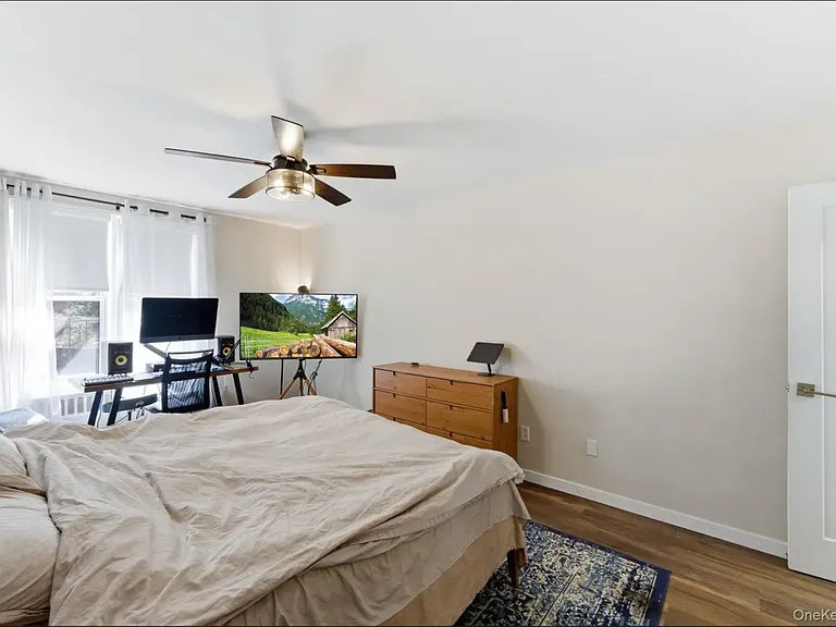 250 N Broadway #5B — Photo 13