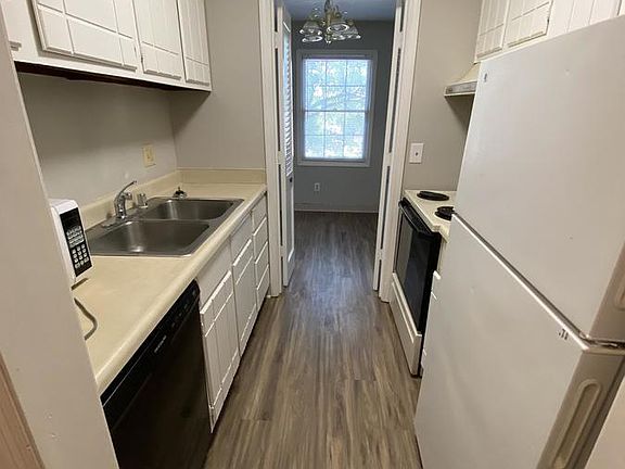 3rd image of 175 Malabu Dr APT 67