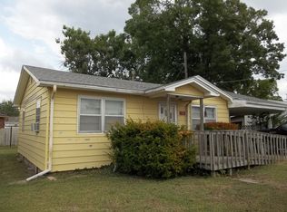 16 N Plummer Ave, Chanute, KS 66720