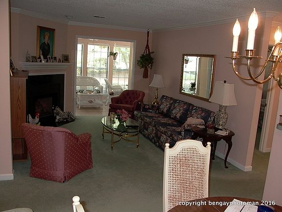 Cozy living room & sunroom