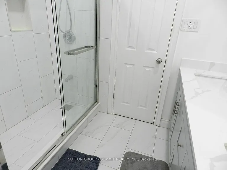 3367 Verhoeven Dr #UPPER — Photo 12
