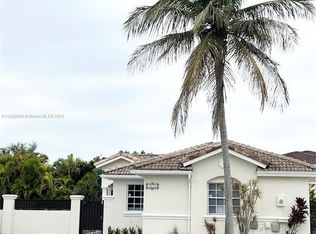 9548 SW 154th Pl, Miami, FL 33196