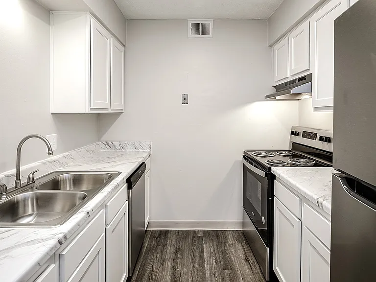 Old Mill Apartments — Photo 13