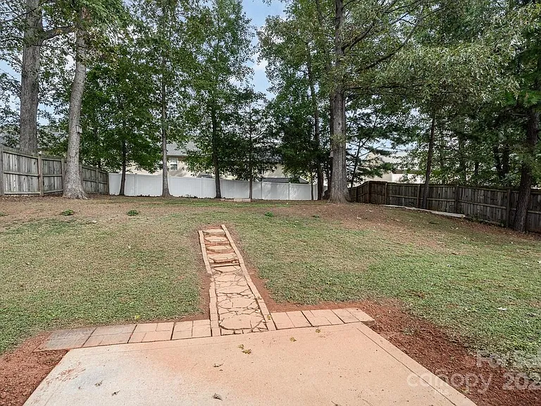 1247 Spring View Ct — Photo 7