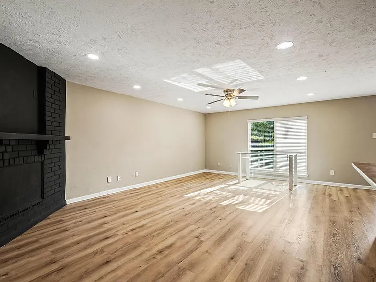5201 Marks Cir — Photo 19