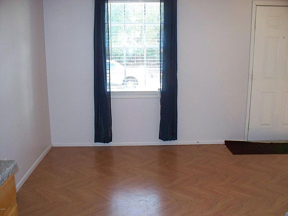 4th image of 4015 Yosemite Dr