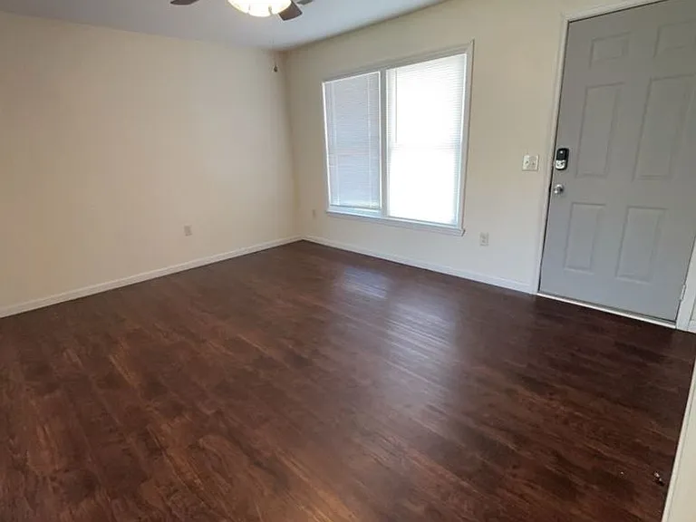 Couch Apartments — Photo 33
