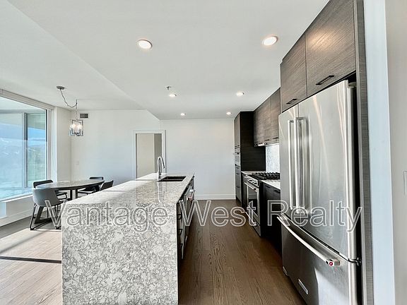 3rd image of 1191 Sunset Dr #1204