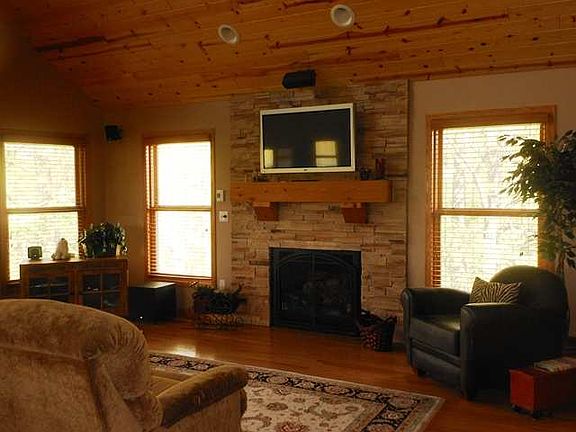 4th image of 2327R Eastcrest Ct