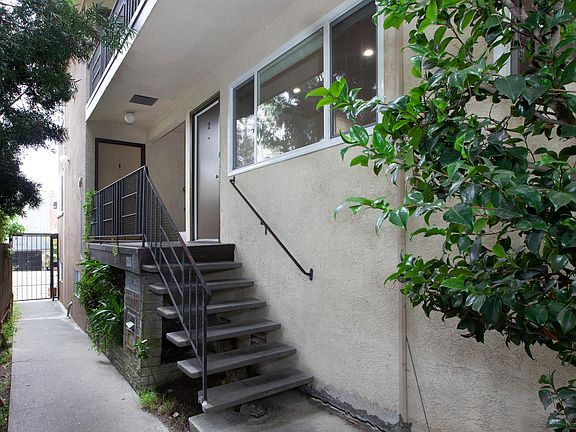 3rd image of 1811 Francisco St APT 2