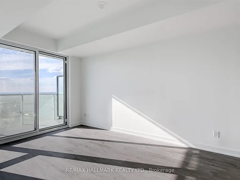 501 Yonge St #5212 — Photo 12