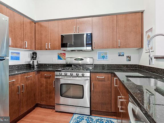 5th image of 1000 New Jersey Ave Se #Ph12